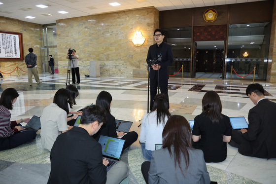 한동훈 "총리실 '사찰 직원' 파면해야…韓총리 진퇴는 보고 결정"
