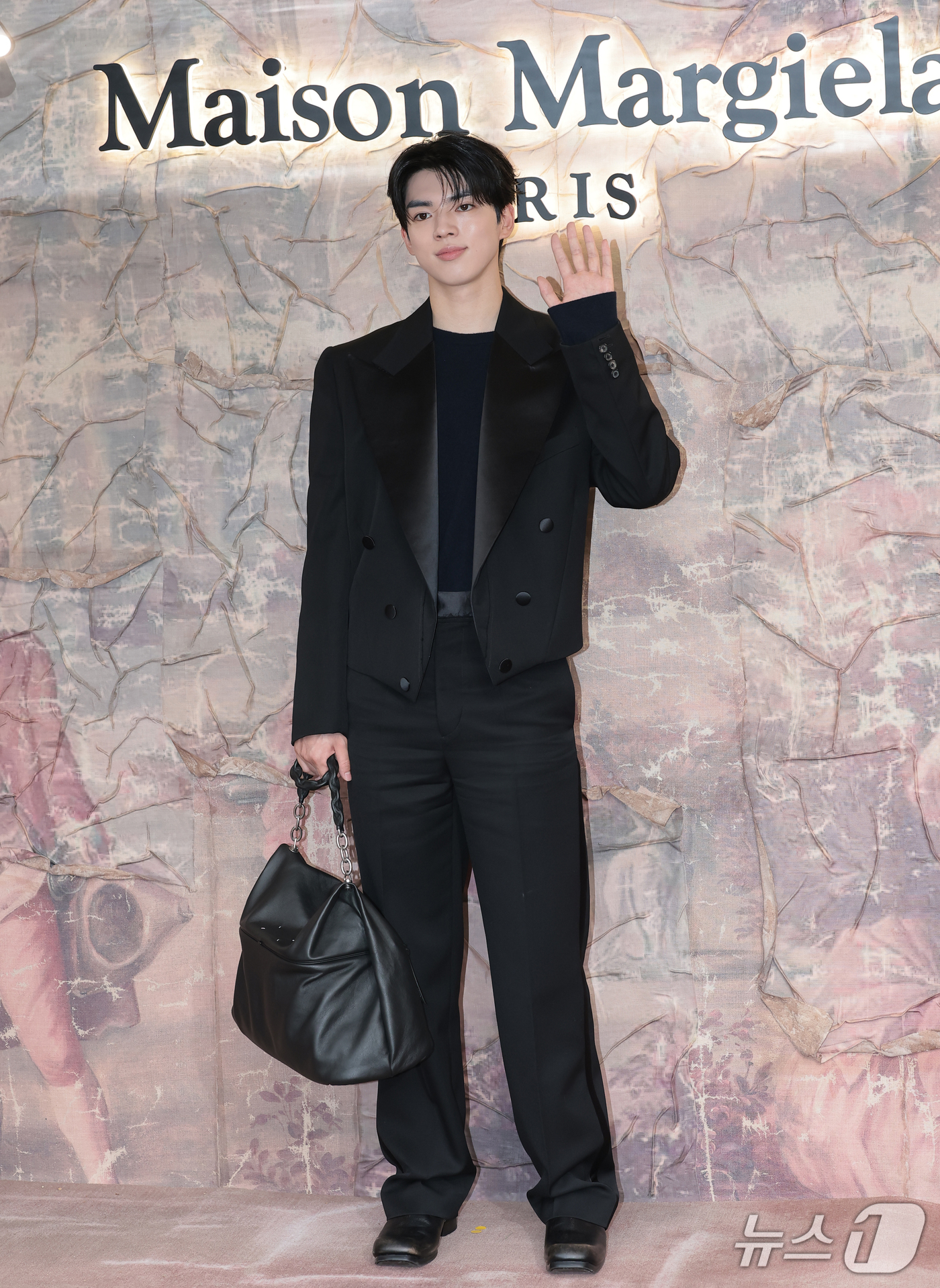 (서울=뉴스1) 권현진 기자 = 피겨스케이팅 선수 차준한이 11일 서울 용산구 메종 마르지엘라 한남 플래그십 부티크에서 열린 ‘2026 가을 겨울 CO-ED 컬렉션’ 론칭 행사에 …