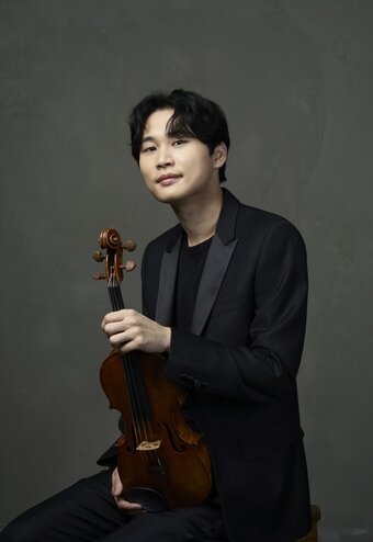 본문 이미지 - 바이올리니스트 양인모ⓒTaeuk Kang(롯데문화재단 제공)