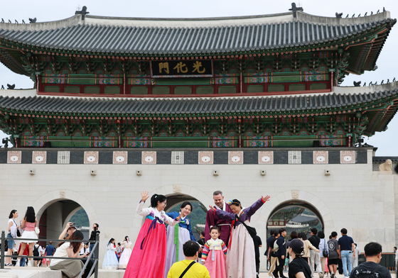 [오늘의 날씨] 경기(13일, 일)…대체로 흐림