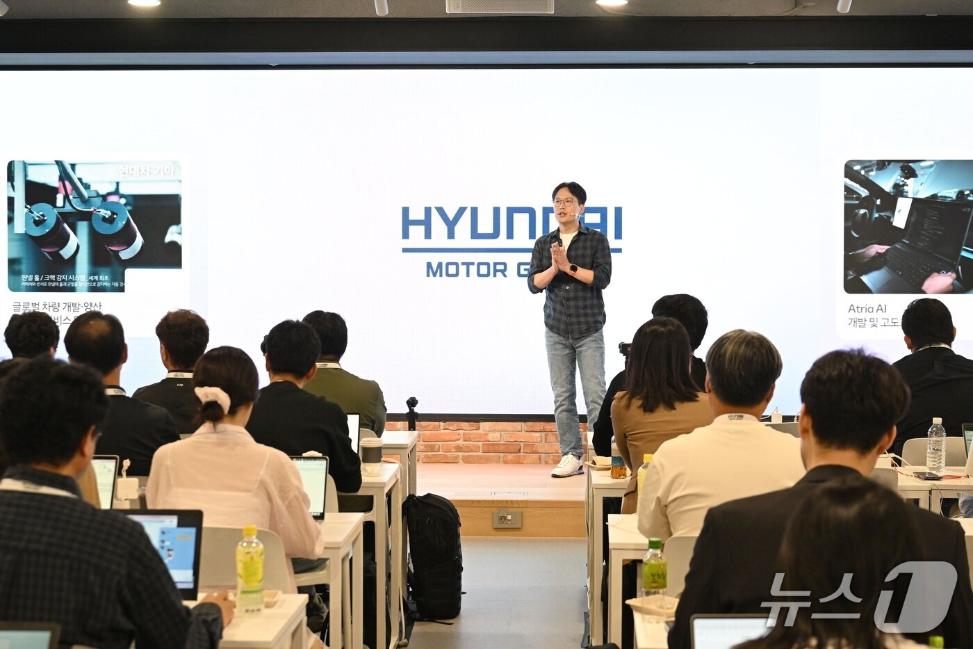 본문 이미지 - 11일 경기 성남시 판교 포티투닷 본사에서 열린 '현대차그룹 자율주행 미디어데이'에서 박민우 첨단차플랫폼(AVP)본부장 사장 겸 포티투닷 대표가 발표에 나선 모습(현대차그룹 제공) 2026.9.13/뉴스1