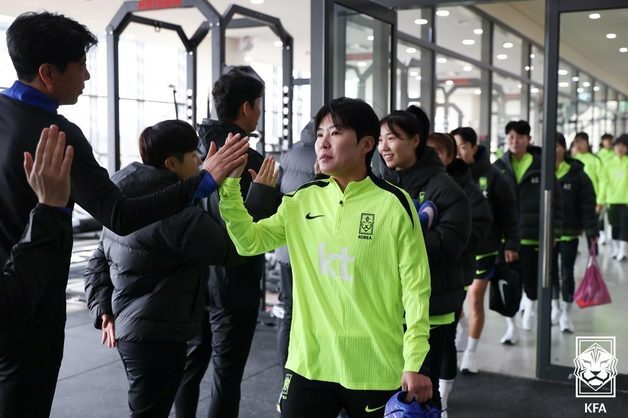 한 조 묶인 남북 여자축구, 같은 숙소서 생활 '어색한 동거'[AG]