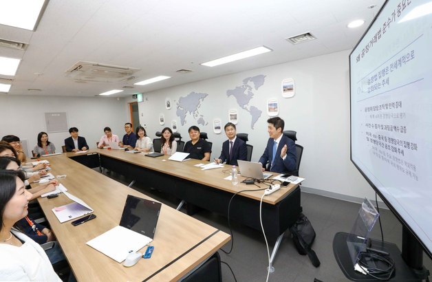 제주항공, 김앤장 초청 공정거래 교육…계약 리스크 예방 교육
