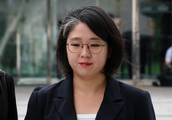 사퇴 발표 후 소통관 나서는 용혜인 장관 후보자