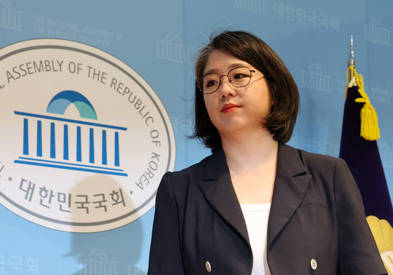 사퇴 발표 기자회견 마친 용혜인