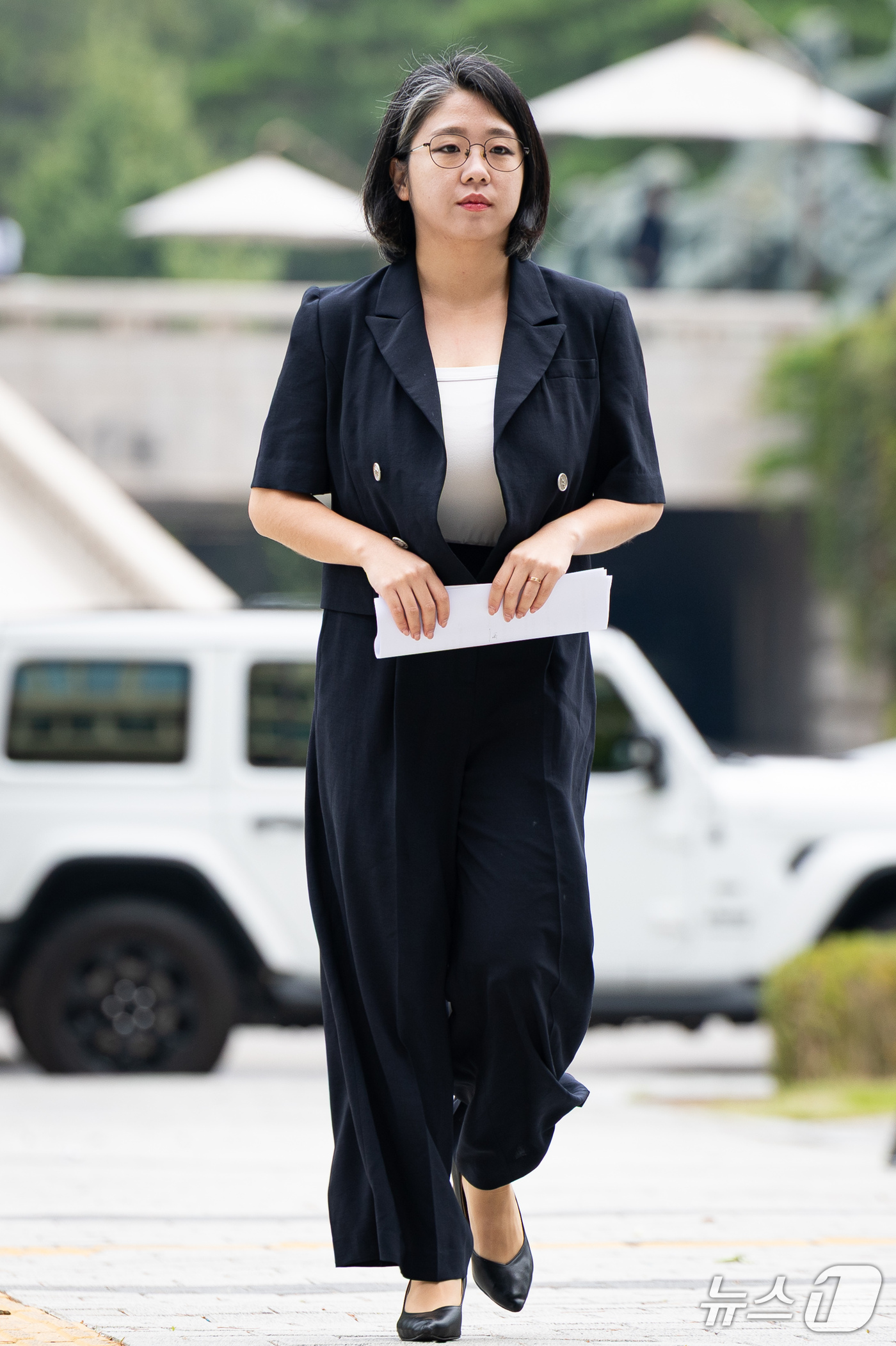 (서울=뉴스1) 유승관 기자 = 용혜인 성평등가족부 장관 후보자가 13일 서울 여의도 국회 소통관에서 장관 후보직 사퇴 기자회견에 들어서고 있다. 2026.9.13/뉴스1