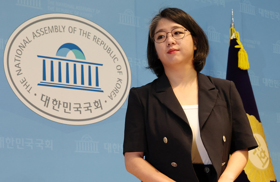 사퇴 기자회견 마친 용혜인 후보자