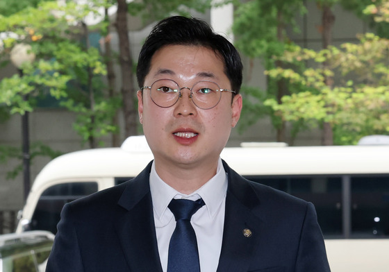 김동아 의원, 한동훈 수사자료 유출 의혹 고발인 조사 출석