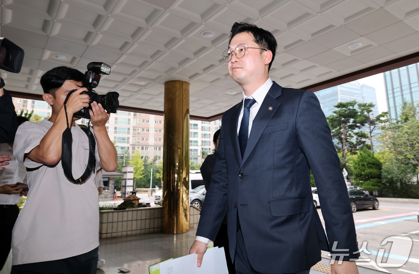 (서울=뉴스1) 박세연 기자 = 김승원 법무부 장관 후보자의 수사자료를 유출한 의혹을 받고 있는 한동훈 무소속 의원을 공무상 비밀누설, 개인정보보호법 및 공공기록물관리법 위반 등 …