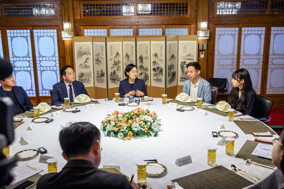 韓총리 "청소년 마약 예방교육 확대 필요…출소 후 주거·직업활동 지원해야"