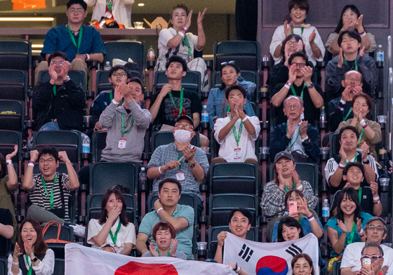 한일전 등장한 양국 국기