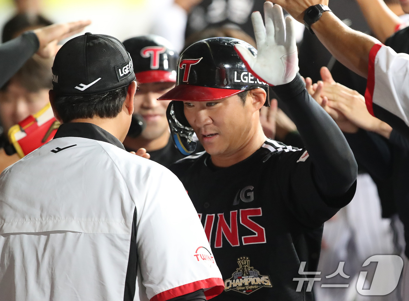 (대구=뉴스1) 공정식 기자 = 13일 오후 대구 삼성라이온즈파크에서 열린 프로야구 '2026 신한은행 SOL KBO리그' LG 트윈스와 삼성 라이온즈의 경기, 8회초 2사 3루 …