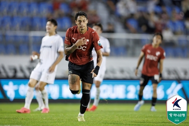 K리그2 부산, 김해 2-0 완파…9경기 만에 승전고