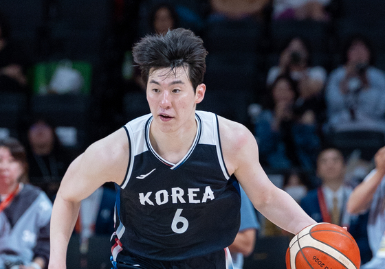 이정현 '공 놓치지 않아'