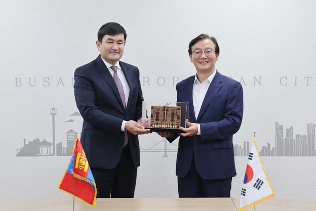 전재수 부산시장-주한 몽골대사 접견…"다음 10년 교류 확대"