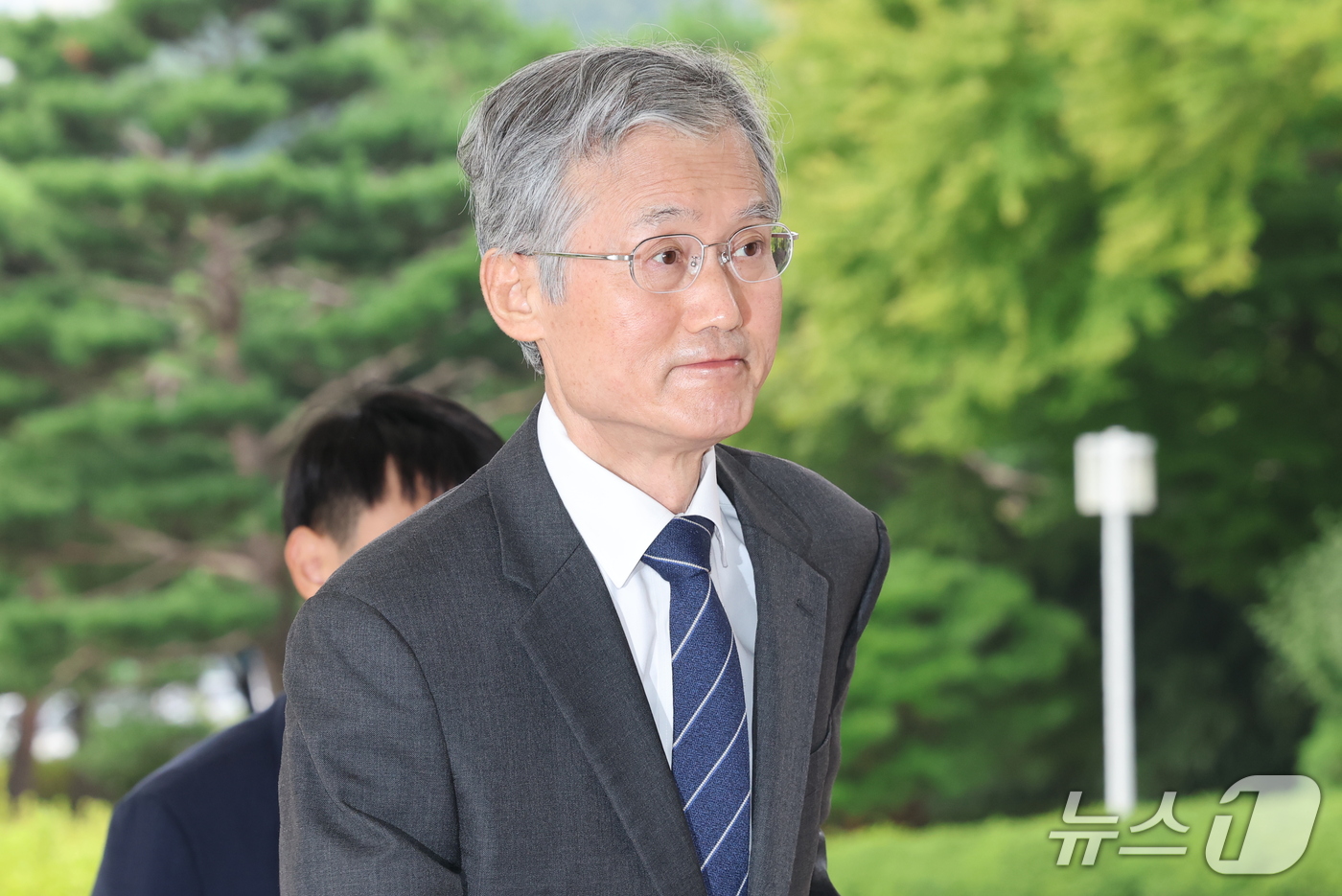 (서울=뉴스1) 박세연 기자 = 조희대 대법원장이 14일 오전 서울 서초구 대법원으로 출근하고 있다. 2026.9.14/뉴스1