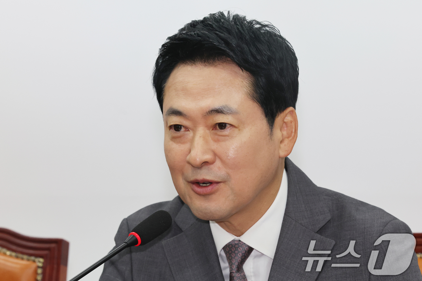 (서울=뉴스1) 황기선 기자 = 장동혁 국민의힘 대표가 14일 오전 서울 여의도 국회에서 열린 최고위원회의에서 발언을 하고 있다.  2026.9.14/뉴스1