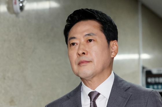 野, 李대통령 지지율 33.8%에 맹폭…"국민 경고" "레임덕 본격화"