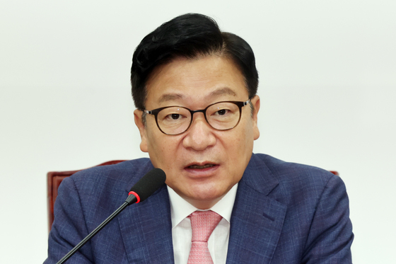 발언하는 정점식 원내대표