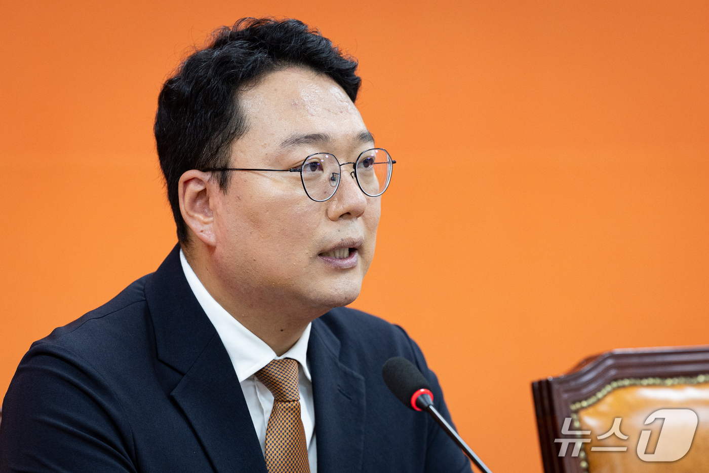 (서울=뉴스1) 유승관 기자 = 천하람 개혁신당 당대표 권한대행 겸 원내대표가 14일 서울 여의도 국회에서 기자간담회를 하고 있다.천 권한대행은 이날 간담회에서 당 비상대책위원장으 …