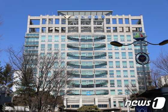 김진규 검단구청장 전직 운전기사 압수수색…경찰 휴대전화 등 확보