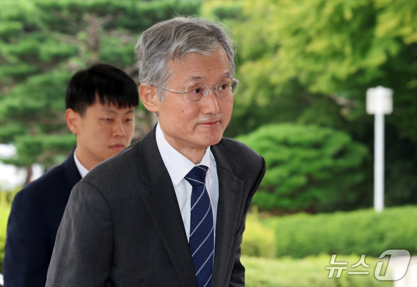 (서울=뉴스1) 박세연 기자 = 조희대 대법원장이 14일 오전 서울 서초구 대법원으로 출근을 하고 있다.  2026.9.14/뉴스1