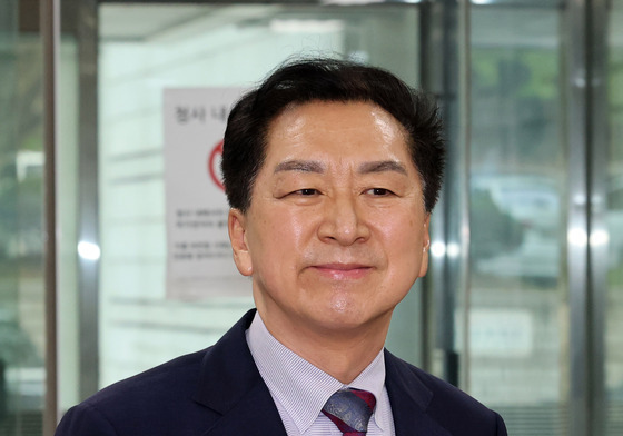 5차 공판 출석하는 김기현 의원