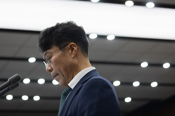 긴장한 표정의 김성수 대법관 후보자