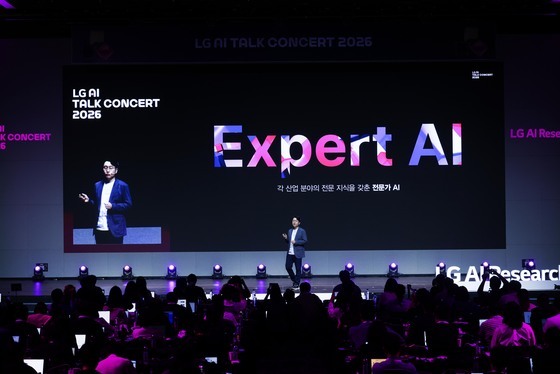 "모델 넘어 플랫폼으로"…LG '엑사원' 챗GPT·제미나이와 '다른 길'