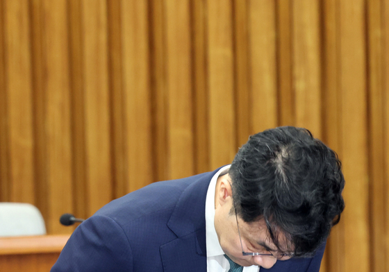 인사하는 김성수 후보자