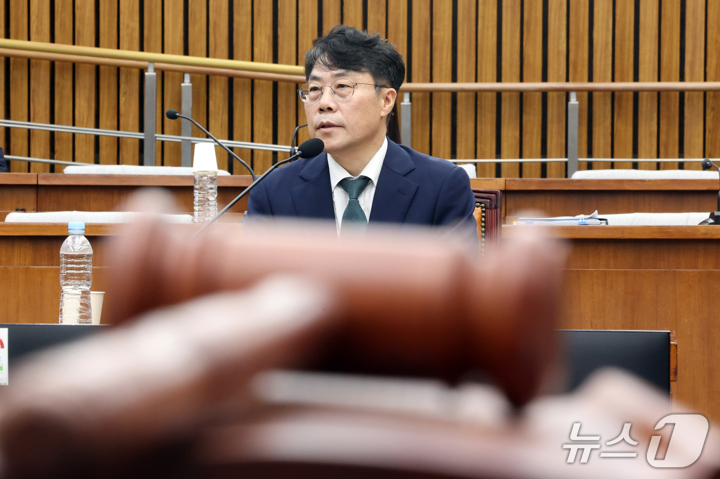(서울=뉴스1) 황기선 기자 = 김성수 대법관 후보자가 14일 오전 서울 여의도 국회에서 열린 인사청문회에서 의원질의에 답하고 있다.  2026.9.14/뉴스1