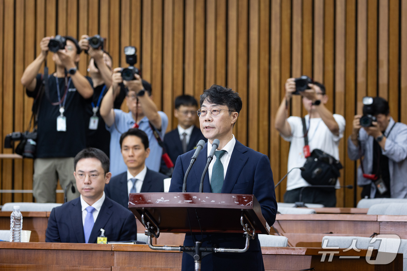 (서울=뉴스1) 유승관 기자 = 김성수 대법관 후보자가 14일 서울 여의도 국회에서 열린 대법관(김성수) 임명동의안 심사를 위한 인사청문회에 출석해 인사말을 하고 있다. 2026. …