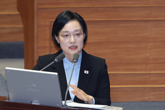 韓총리 "미프진 도입해야…불법유통 따른 여성 건강 문제 방치 안돼"