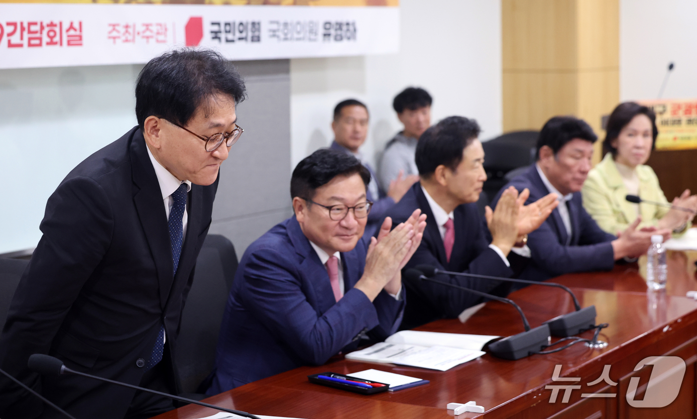 (서울=뉴스1) 황기선 기자 = 차규근 조국혁신당 의원이 14일 오후 서울 여의도 국회 의원회관에서 열린 ‘대구 군공항 이전, 이대로 괜찮은가’ 국회 토론회에서 인사를 하고 있다. …