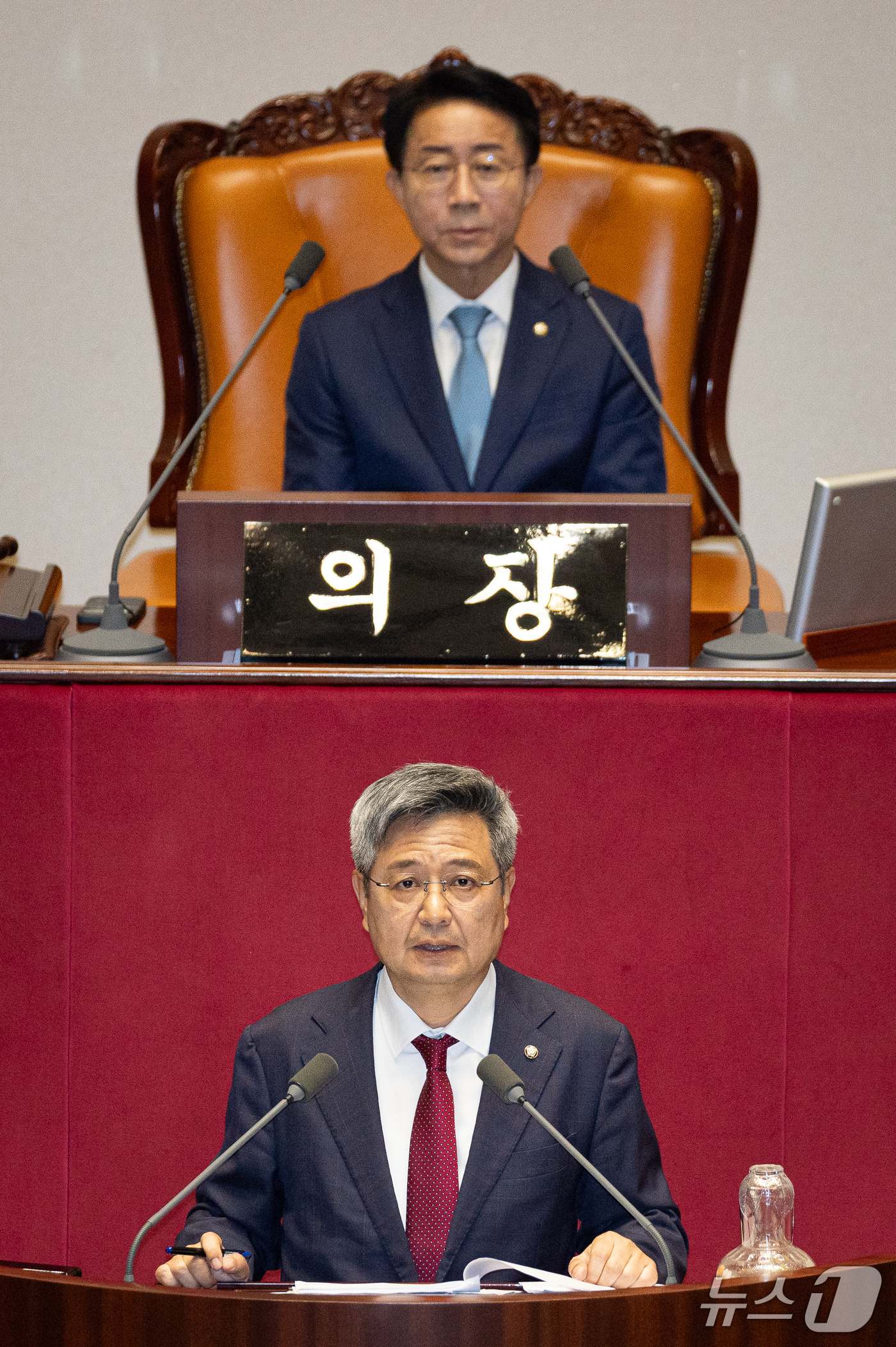 (서울=뉴스1) 유승관 기자 = 김장겸 국민의힘 의원이 14일 서울 여의도 국회에서 열린 제439회 국회(정기회) 제8차 본회의에서 교육·사회·문화에 관한 질문을 하고 있다. 20 …