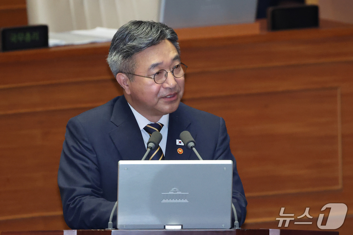 (서울=뉴스1) 신웅수 기자 = 윤호중 행정안전부 장관이 14일 서울 여의도 국회에서 열린 제439회국회(정기회) 8차 본회의 대정부질문에서 교육·사회·문화에 관한 질문에 답변하고 …