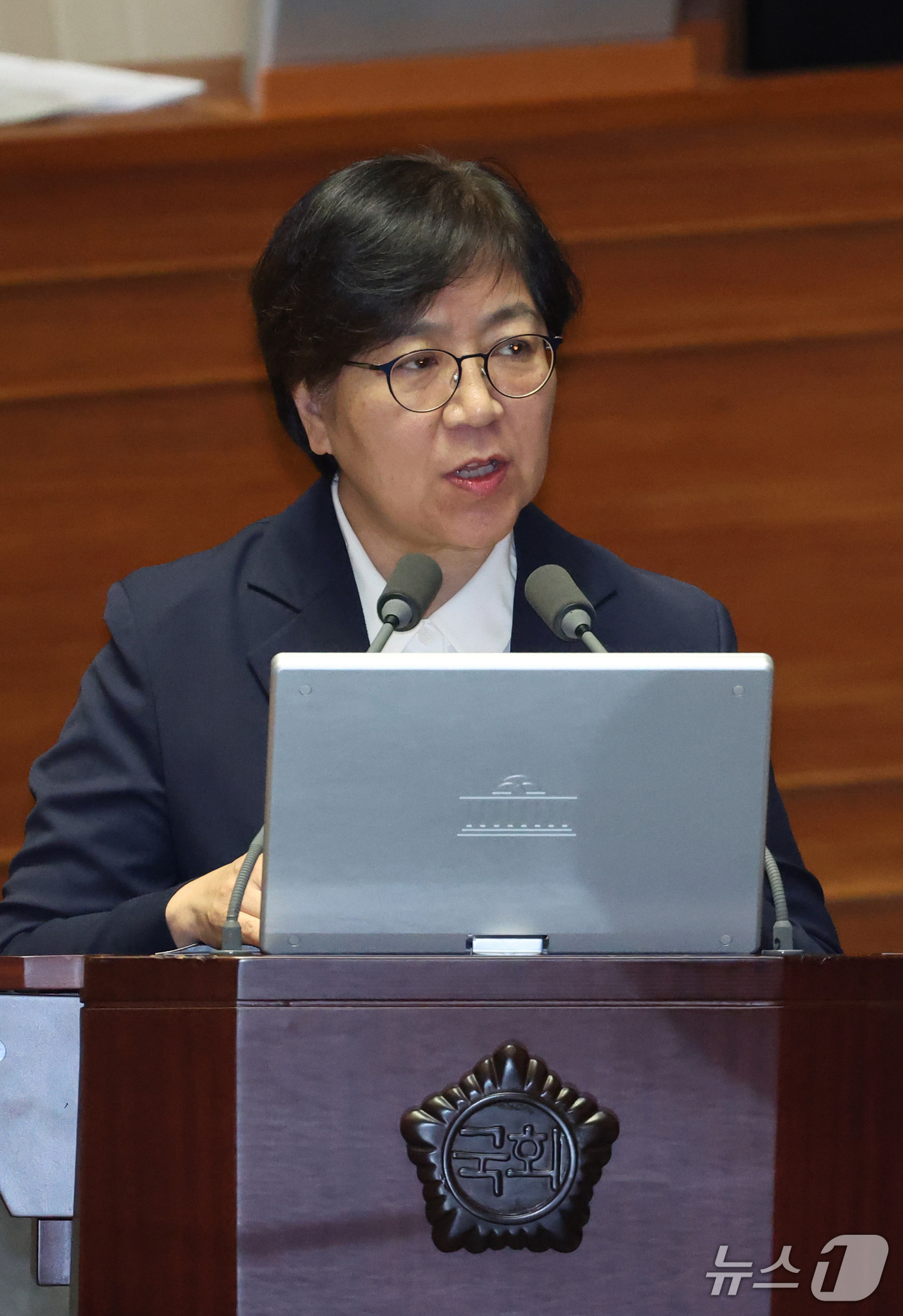 (서울=뉴스1) 신웅수 기자 = 정은경 보건복지부 장관이 14일 서울 여의도 국회에서 열린 제439회국회(정기회) 8차 본회의 대정부질문에서 교육·사회·문화에 관한 질문에 답변하고 …