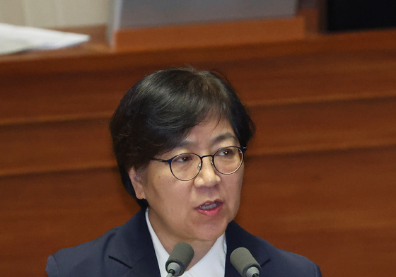 대정부질문 답변하는 정은경 장관