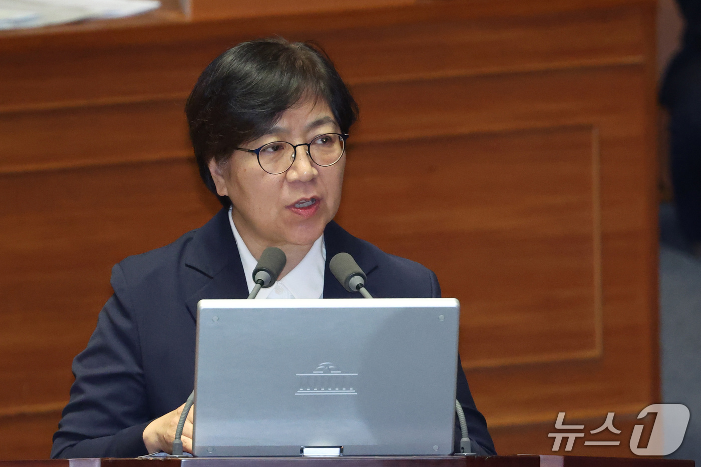 (서울=뉴스1) 신웅수 기자 = 정은경 보건복지부 장관이 14일 서울 여의도 국회에서 열린 제439회국회(정기회) 8차 본회의 대정부질문에서 교육·사회·문화에 관한 질문에 답변하고 …