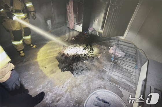 '층간소음 오해' 윗집 문 부수고 들어가 불지른 70대 2심도 징역 3년