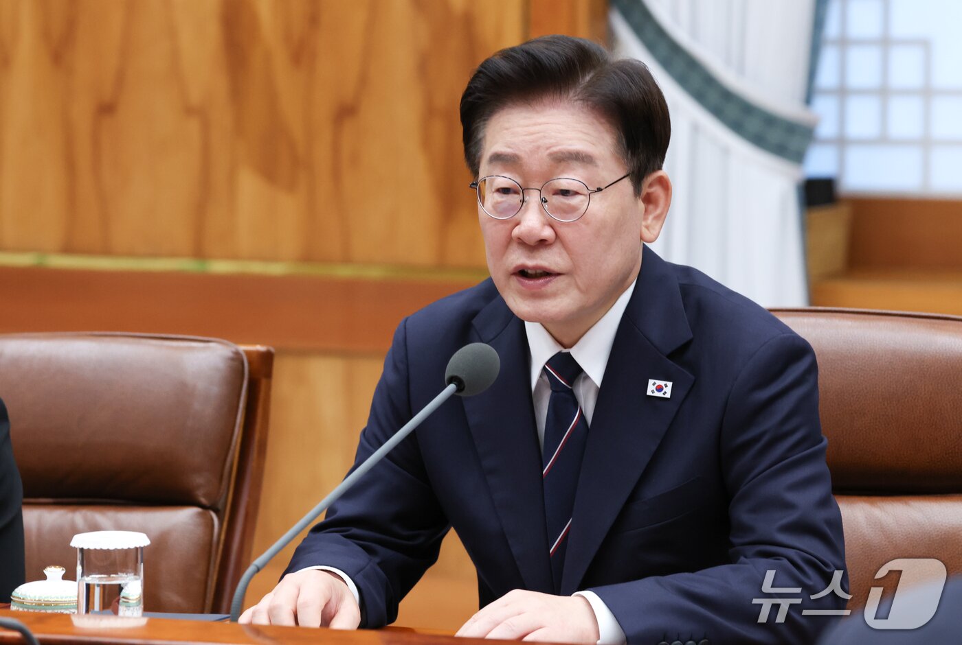 본문 이미지 - 이재명 대통령이 14일 청와대에서 열린 샤브카트 미르지요예프 우즈베키스탄 대통령과의 확대회담에서 발언하고 있다. 2026.9.14 ⓒ 뉴스1 이재명 기자