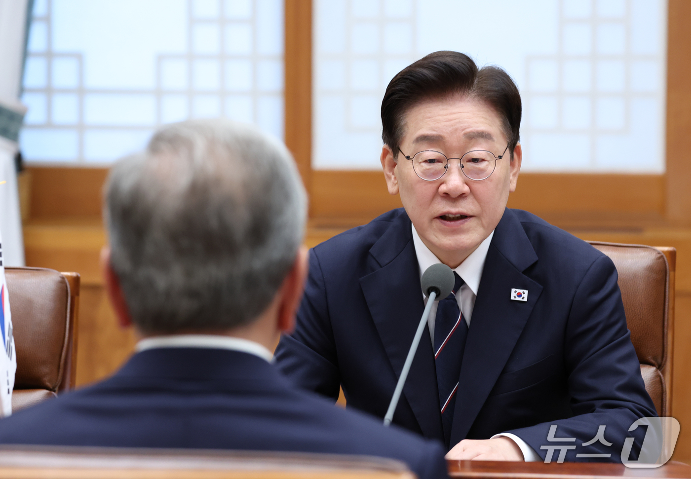 (서울=뉴스1) 이재명 기자 = 이재명 대통령이 14일 청와대에서 열린 샤브카트 미르지요예프 우즈베키스탄 대통령과의 확대회담에서 발언하고 있다. 2026.9.14/뉴스1