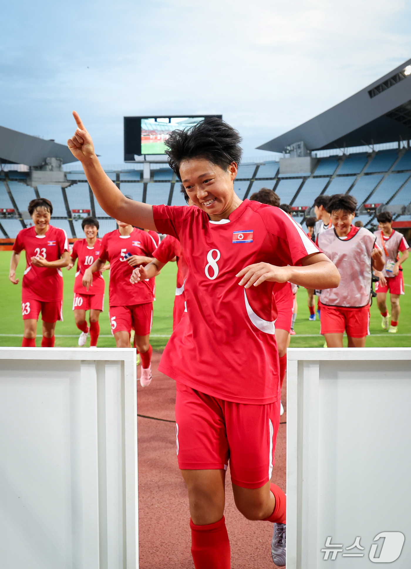 (오사카=뉴스1) 안은나 기자 = 14일 오후 일본 오사카 나가이스타디움에서 열린 2026 아이치·나고야 아시안게임 여자축구 예선 F조 1차전 북한과 방글라데시의 경기, 북한이 1 …
