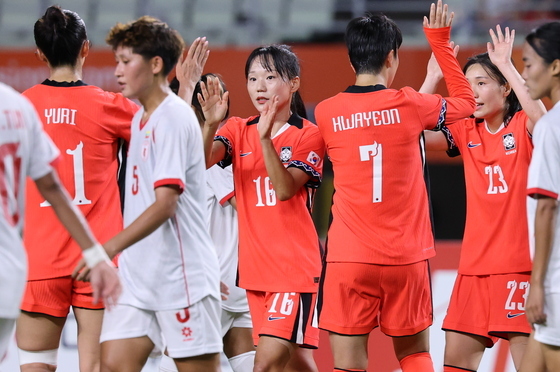 장슬기의 골로 '3-0' 앞서가는 대한민국