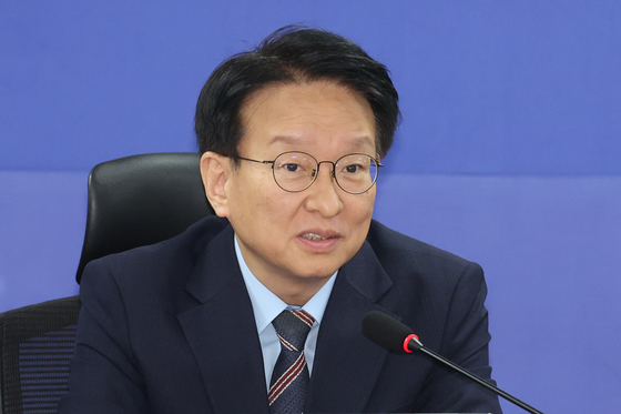 권칠승 "실거주 유예조치 연장·임대차 계약갱신 허용 검토해야"
