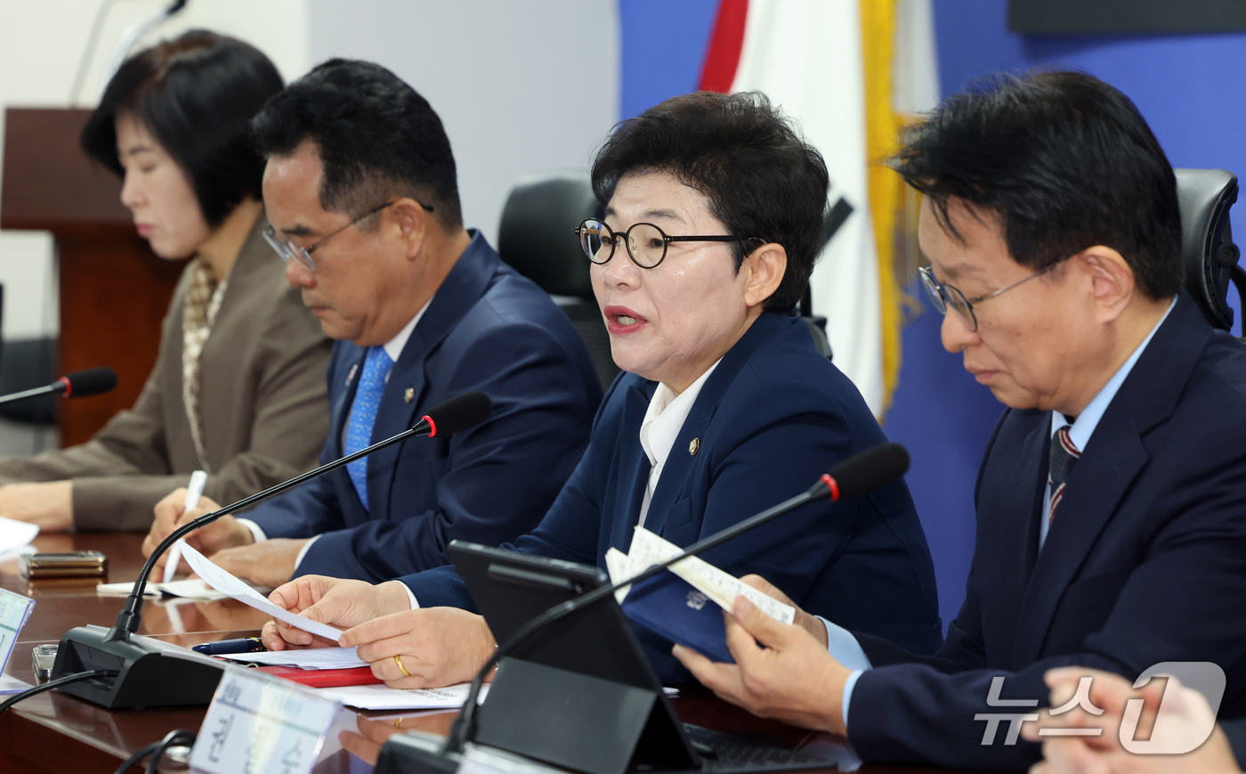 (서울=뉴스1) 황기선 기자 = 임이자 국민의힘 정책위의장이 15일 오전 서울 여의도 국회 의원회관에서 열린 '더불어민주당-국민의힘 민생정책 연석회의'에서 발언을 하고 있다.  2 …