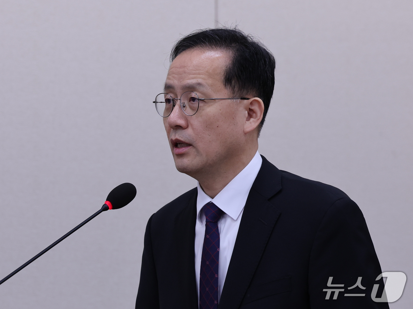 (서울=뉴스1) 박지혜 기자 = 이형일 경제부총리 겸 재정경제부 장관 후보자가 15일 서울 여의도 국회 재정경제기획위원회에서 열린 인사청문회에서 모두발언을 하고 있다. 2026.9 …