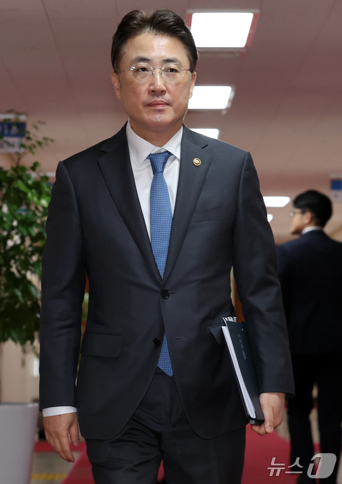 (서울=뉴스1) 이종덕 기자 = 이진수 법무부차관이 15일 서울 종로구 정부서울청사에서 열린 국무회의에 참석하고 있다. 2026.9.15/뉴스1
