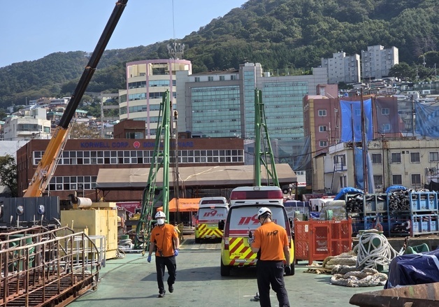 부산 감천항 선박서 프레온가스 누출…2명 심정지