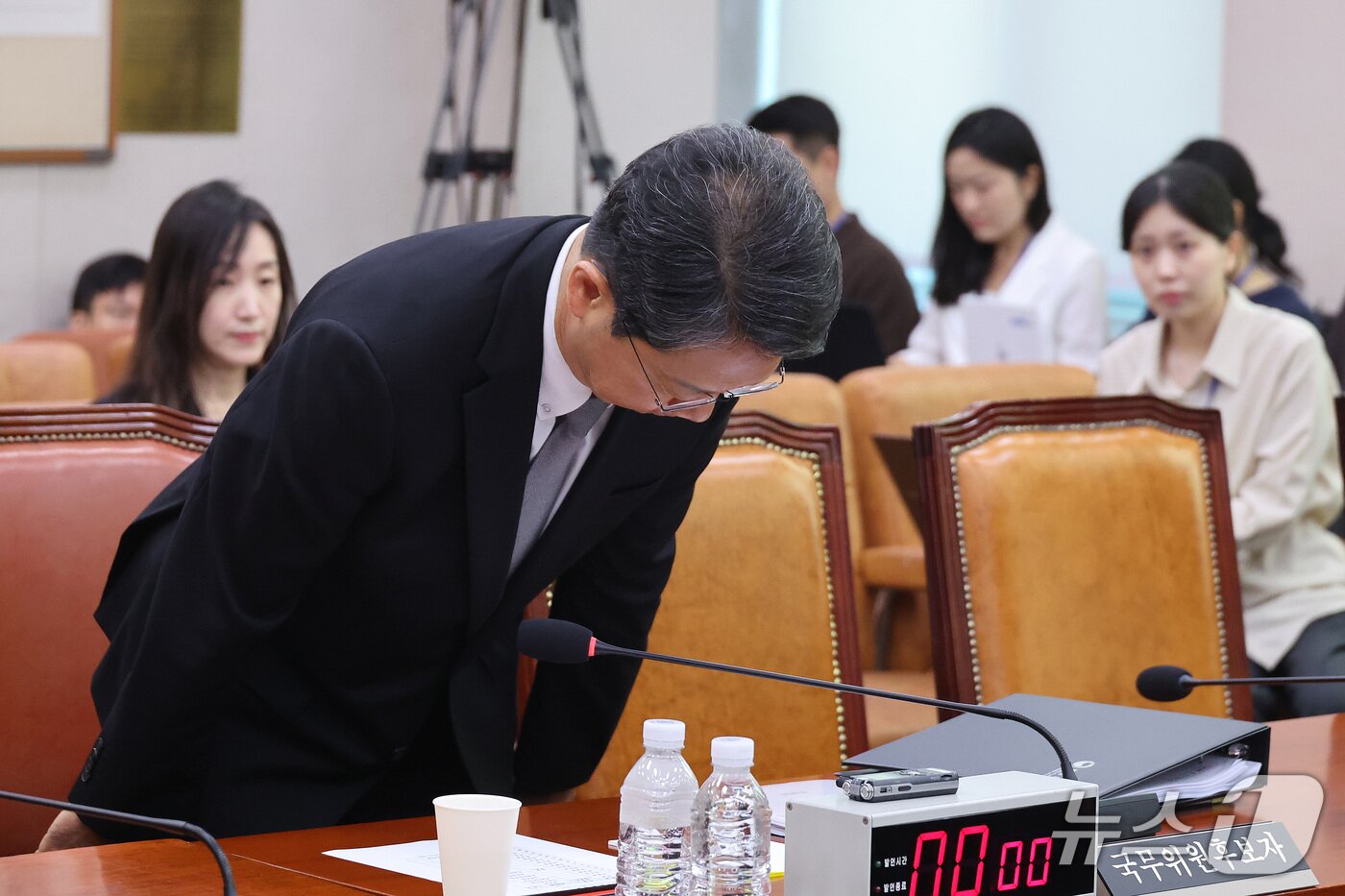 본문 이미지 - 김승원 법무부 장관 후보자가 15일 서울 여의도 국회 법제사법위원회에서 열린 인사청문회에서 인사하고 있다. 2026.9.15 ⓒ 뉴스1 신웅수 기자
